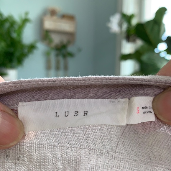 Flowy V Neck Blouse - Picture 4 of 4